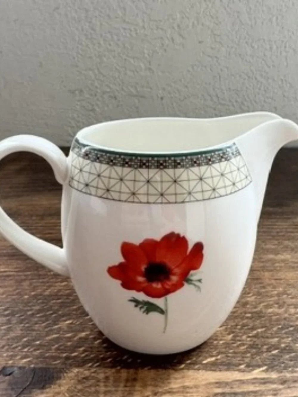 MIKASA POPPY MEMORY CREAMER - RETIRED
